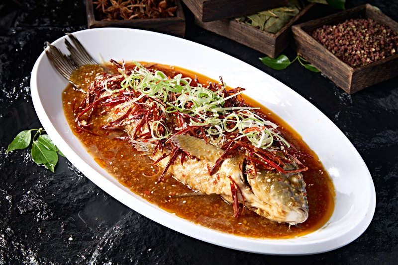 川香辣味干烧大鲤鱼图片