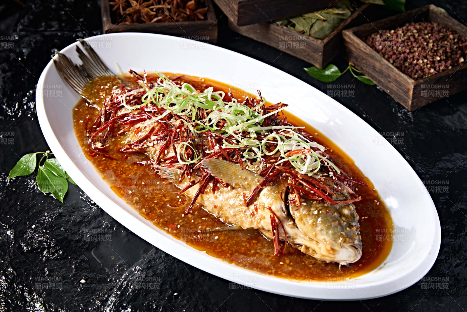 川香辣味干烧大鲤鱼图片