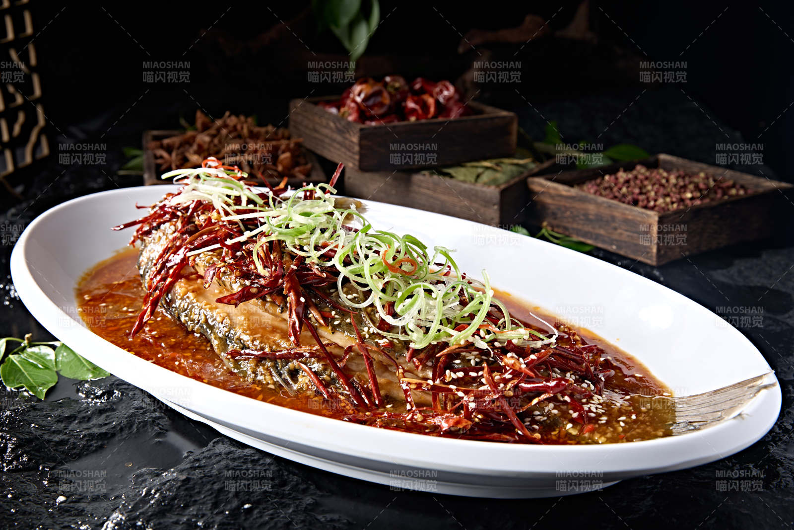 川香辣味干烧大鲤鱼图片