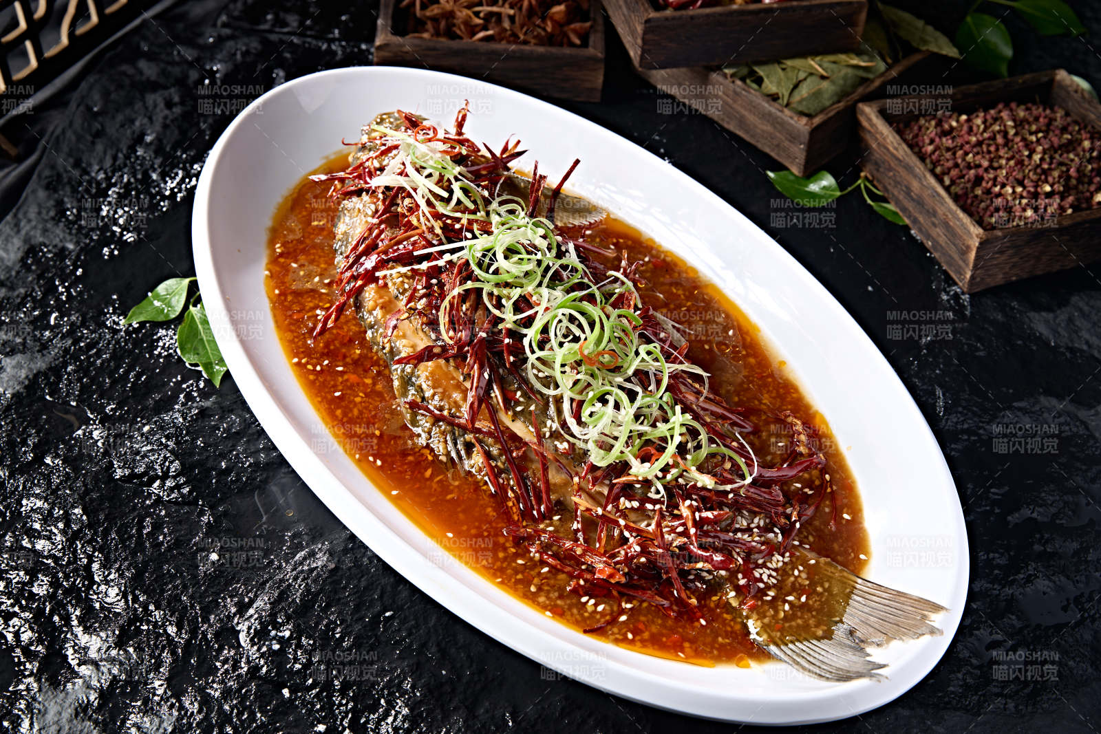 川香辣味干烧大鲤鱼图片