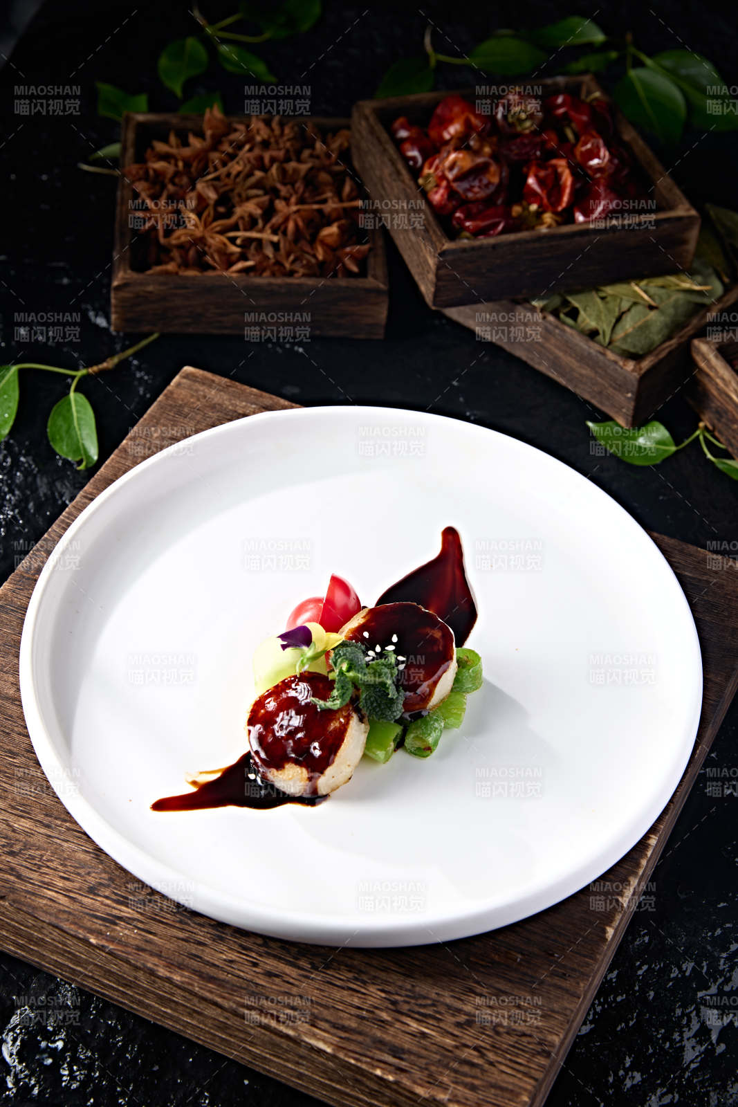 高档中餐美食浇汁烧瑶柱贝丁带子图片