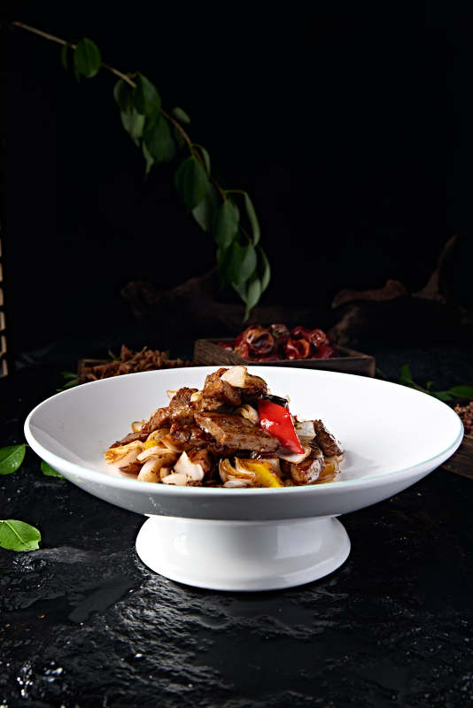 黑胡椒酱烧彩椒小洋葱牛仔肉图片