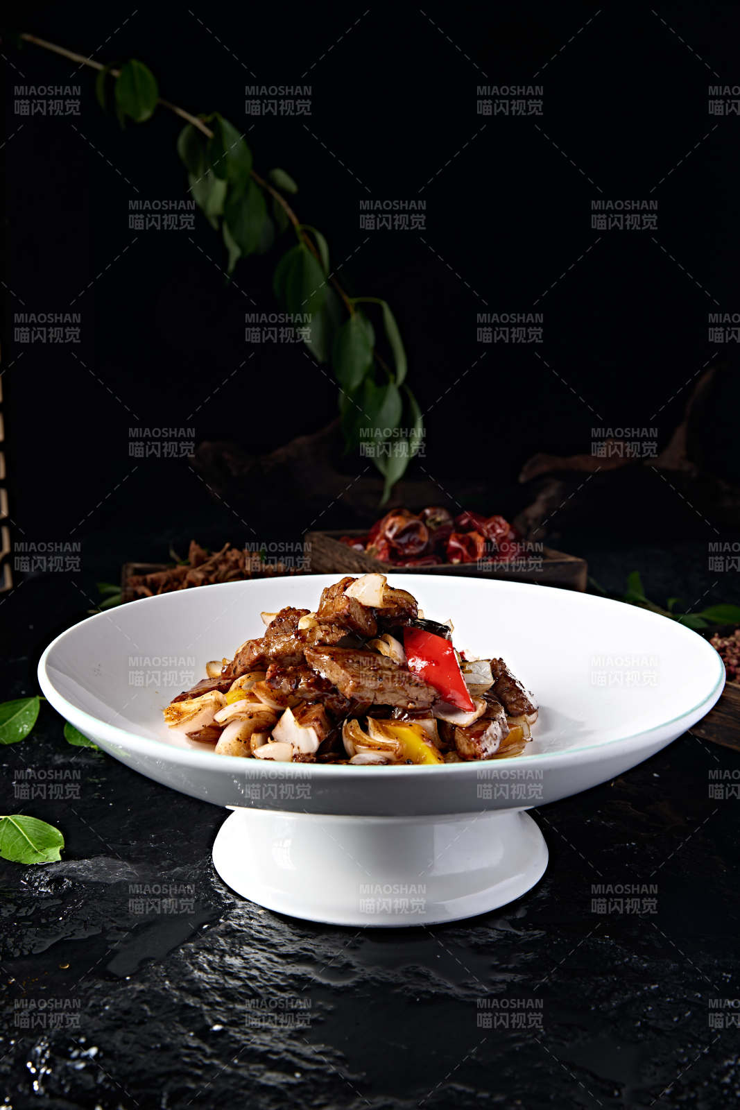 黑胡椒酱烧彩椒小洋葱牛仔肉图片