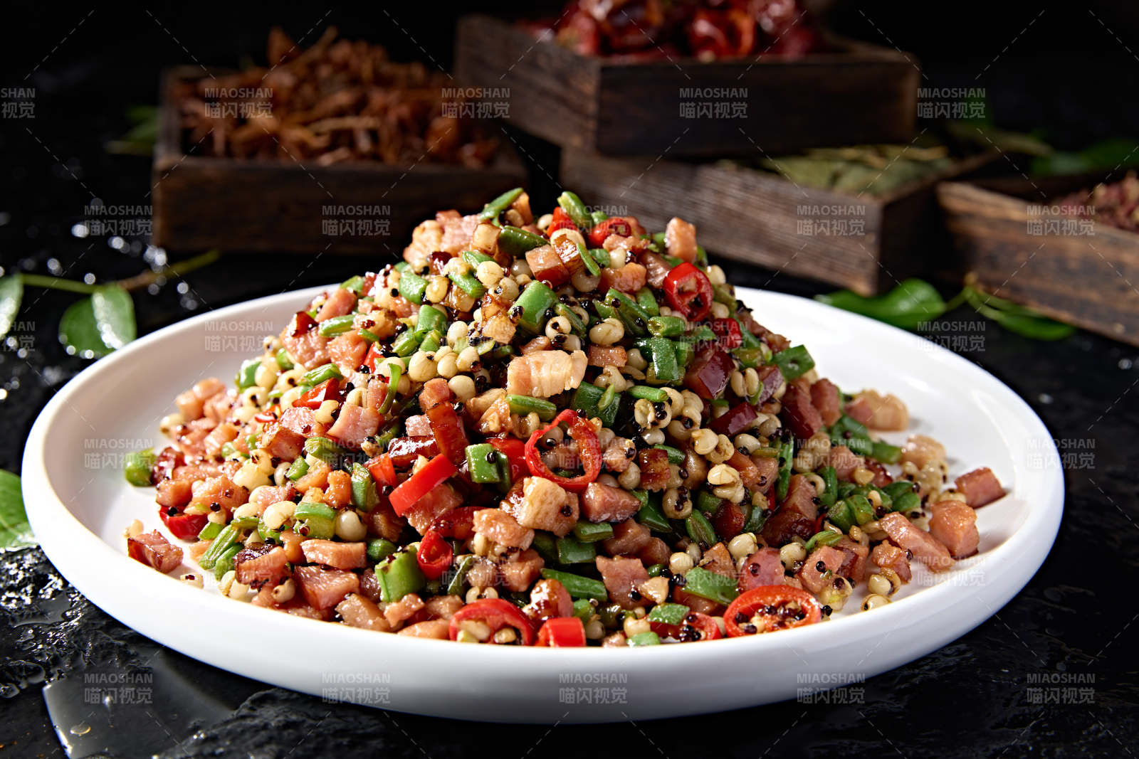 藜麦薏米剁椒小炒豇豆腊肉碎图片