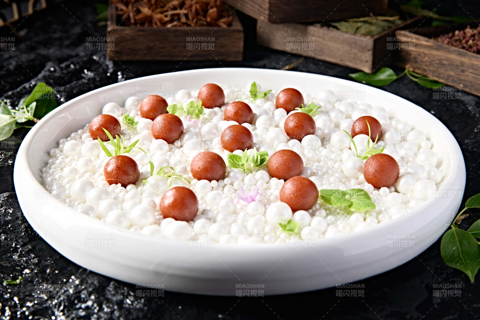 地方特色美食珍珠白玉琥珀山楂带黄球图片