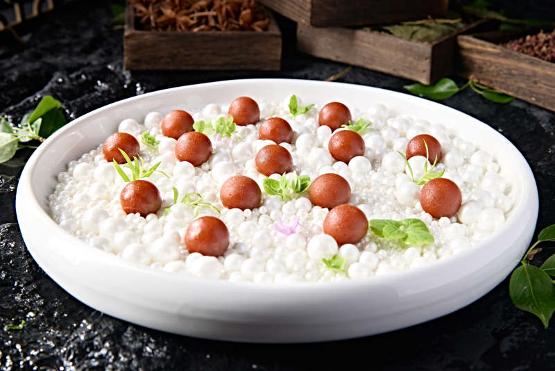 地方特色美食珍珠白玉琥珀山楂带黄球图片