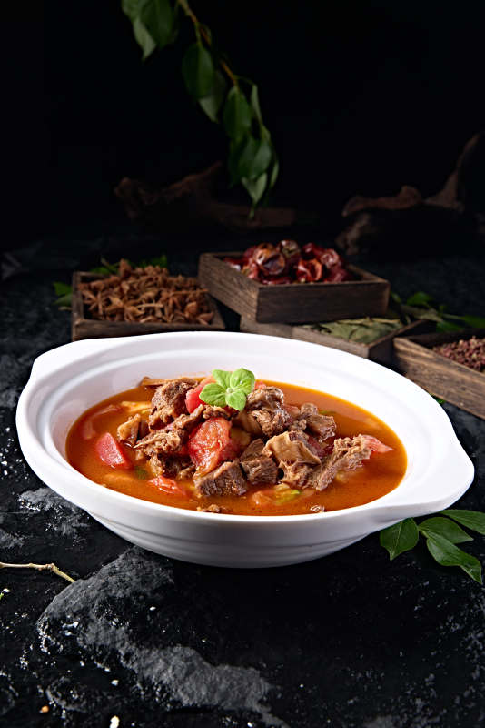 传统美食西红柿炖牛腩图片