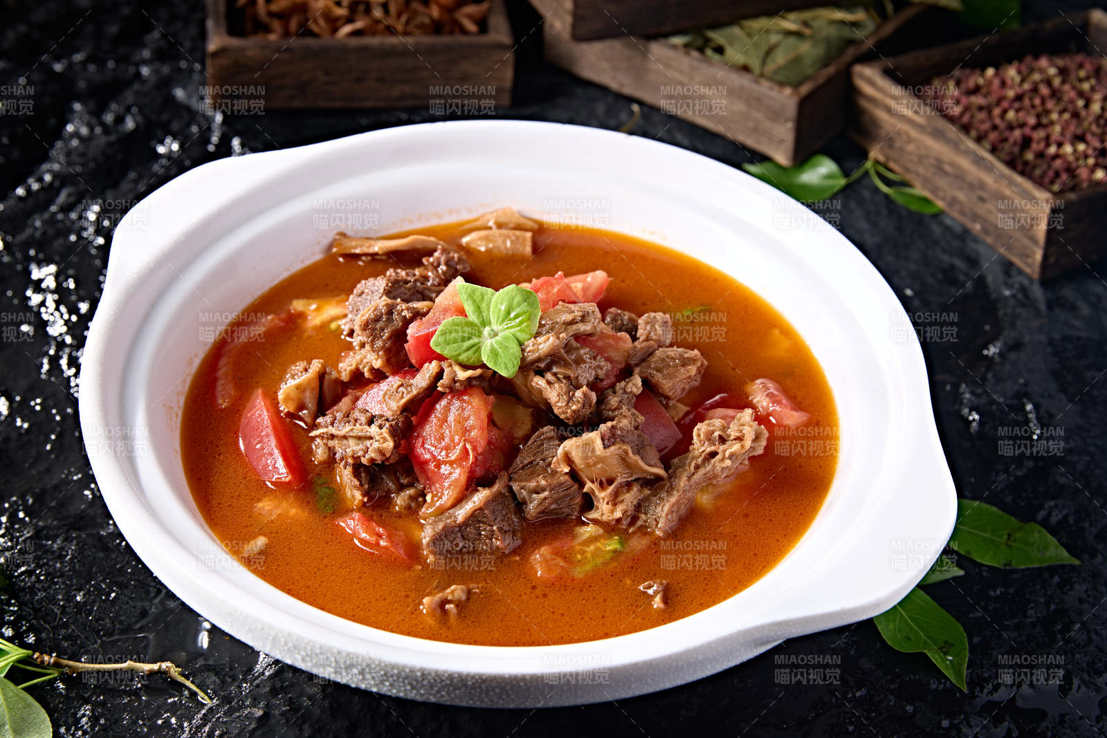 传统美食西红柿炖牛腩图片