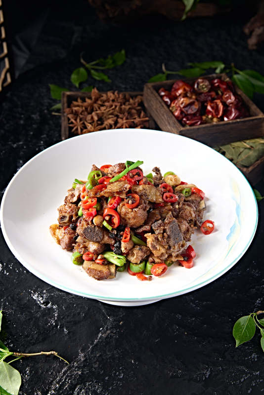 米椒豆豉蒜子炒猪小排图片