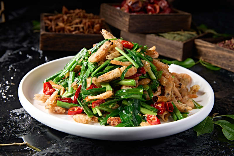 中餐美食香辣韭菜炒河虾图片