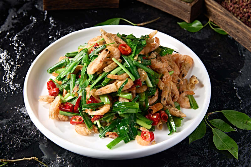 中餐美食香辣韭菜炒河虾图片