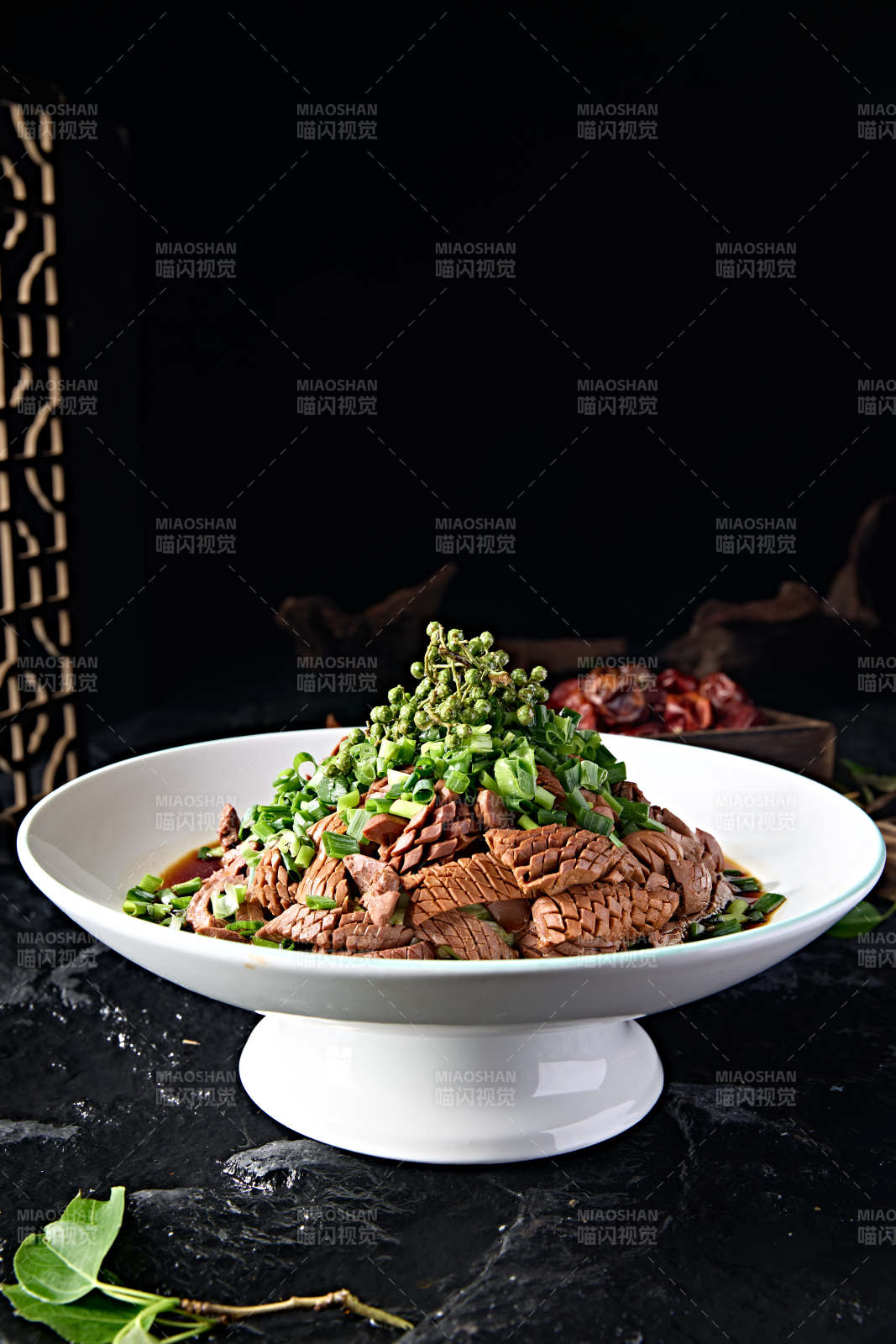 中餐美食藤椒葱香炖腰花图片