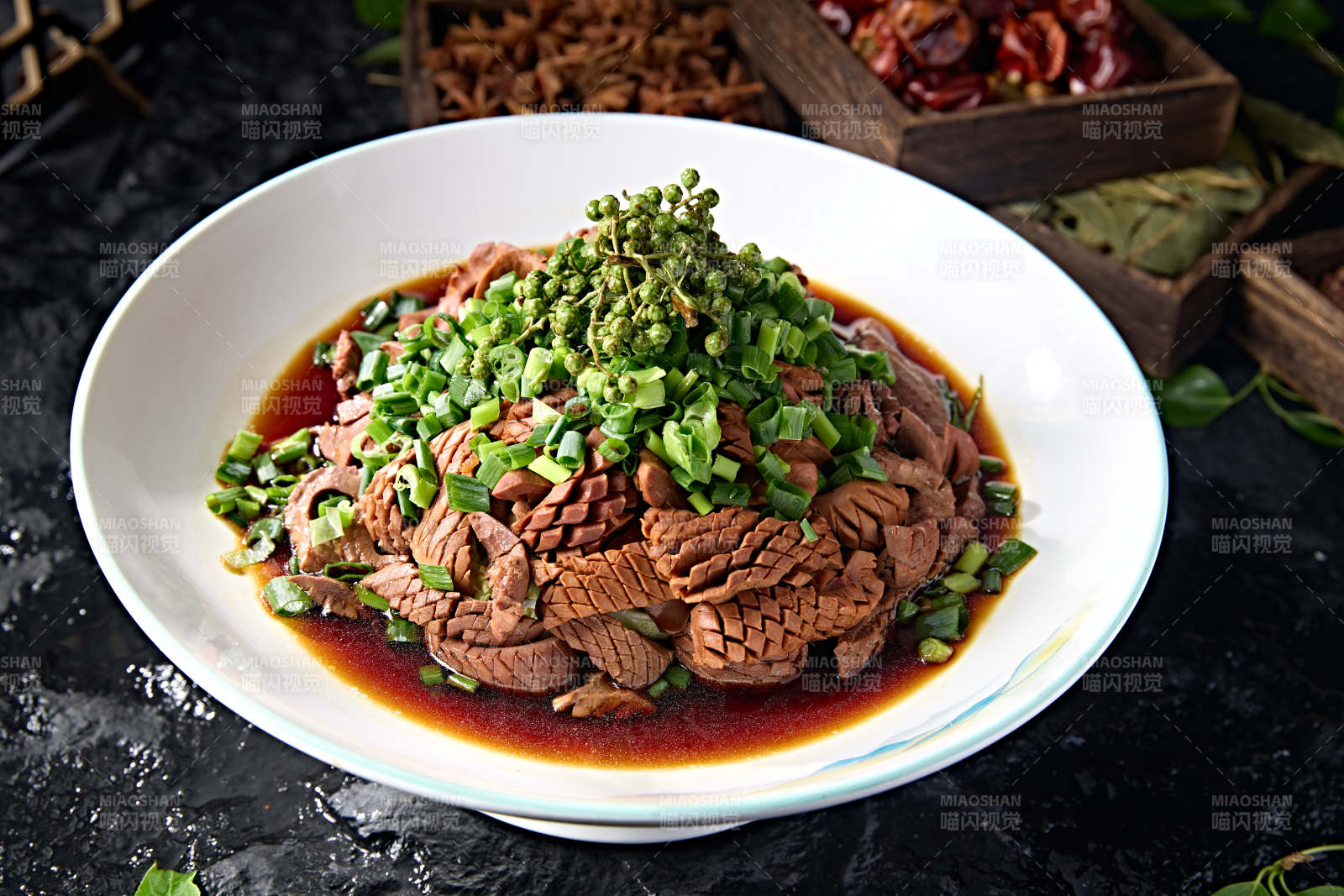 中餐美食藤椒葱香炖腰花图片