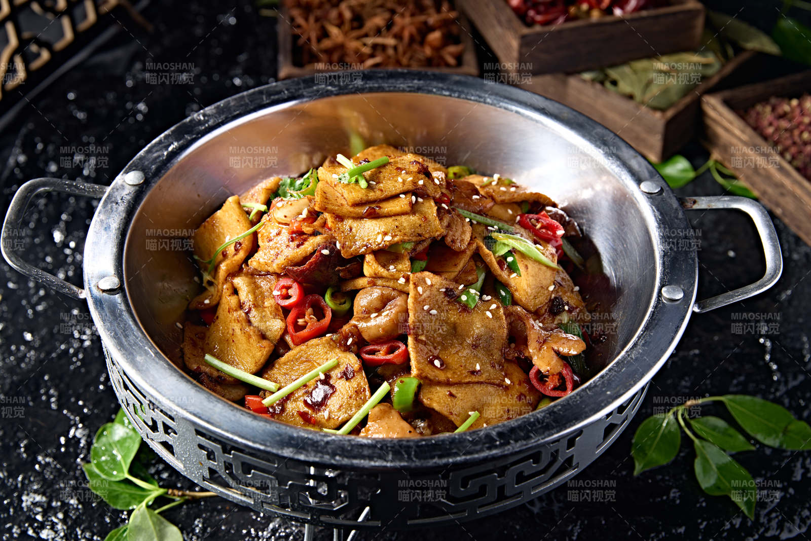 锅仔香辣豆豉肥肠千页豆腐图片