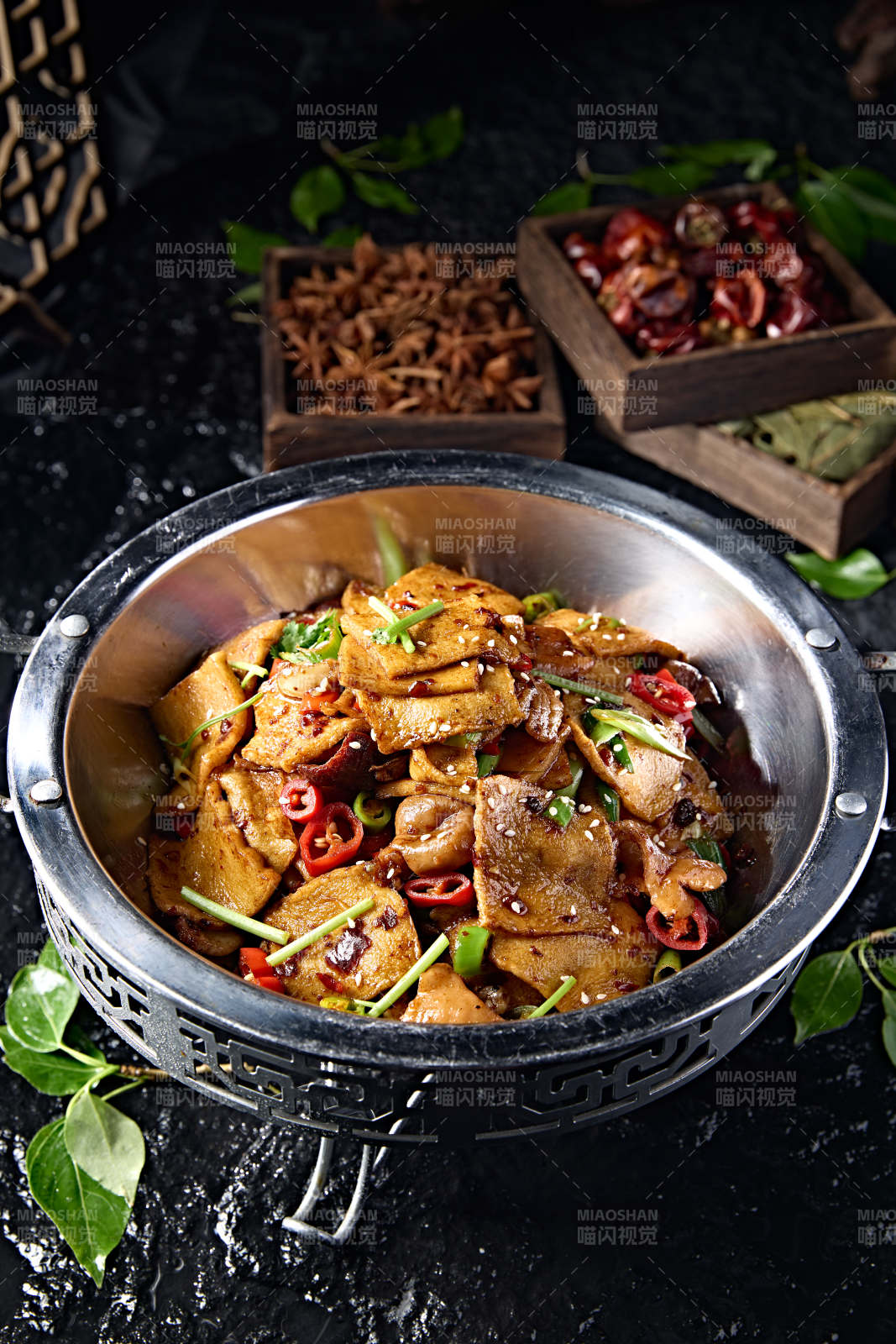 锅仔香辣豆豉肥肠千页豆腐图片