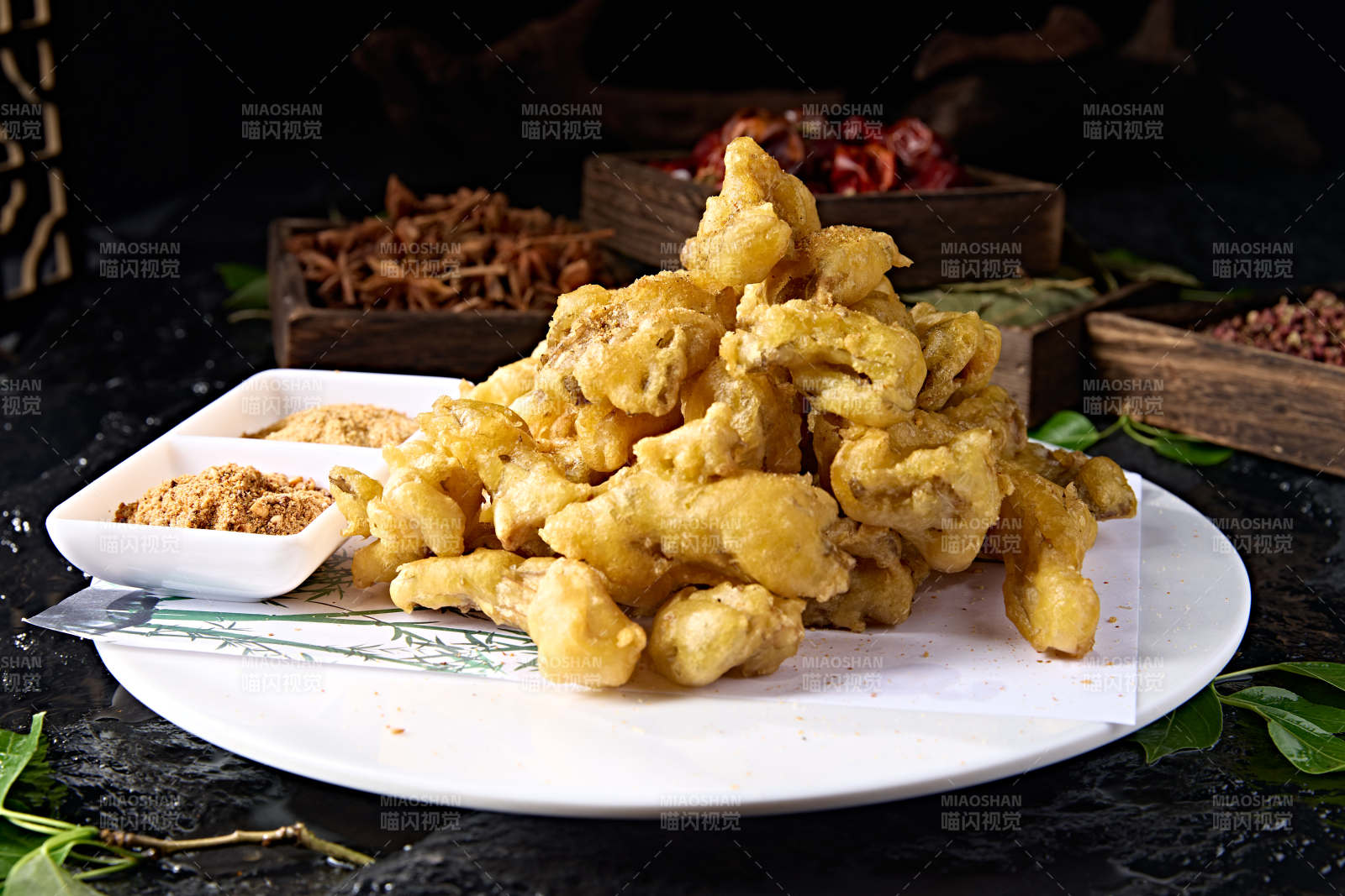 中餐美食裹面油炸平蘑菇图片