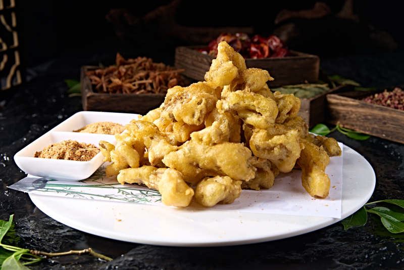 中餐美食裹面油炸平蘑菇图片