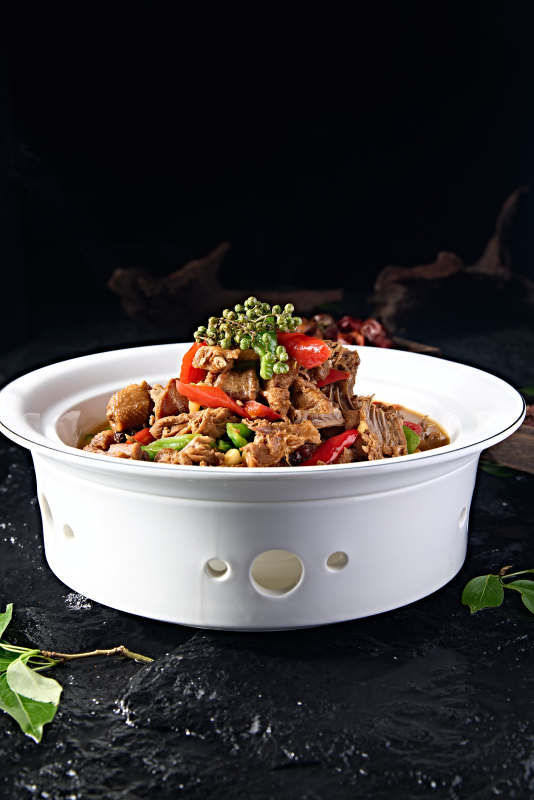 中餐美食藤椒彩椒炖柴鸡块图片