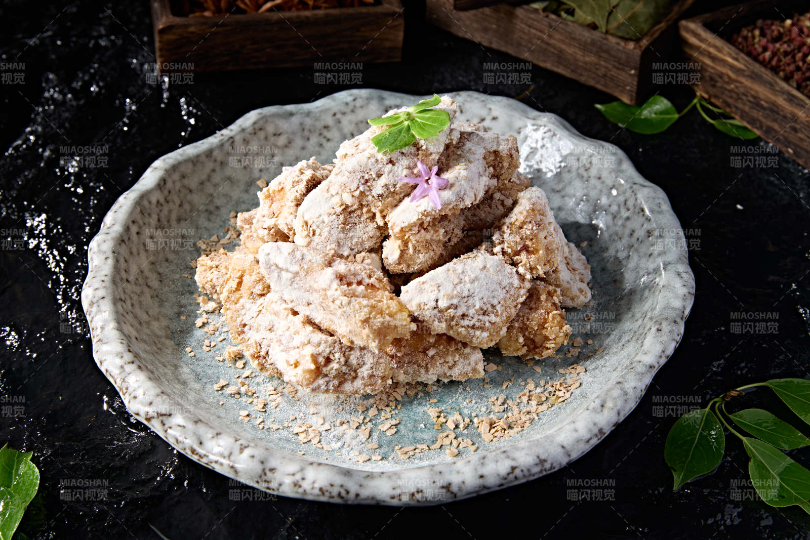 中餐美食糖霜麦片焗红薯块图片