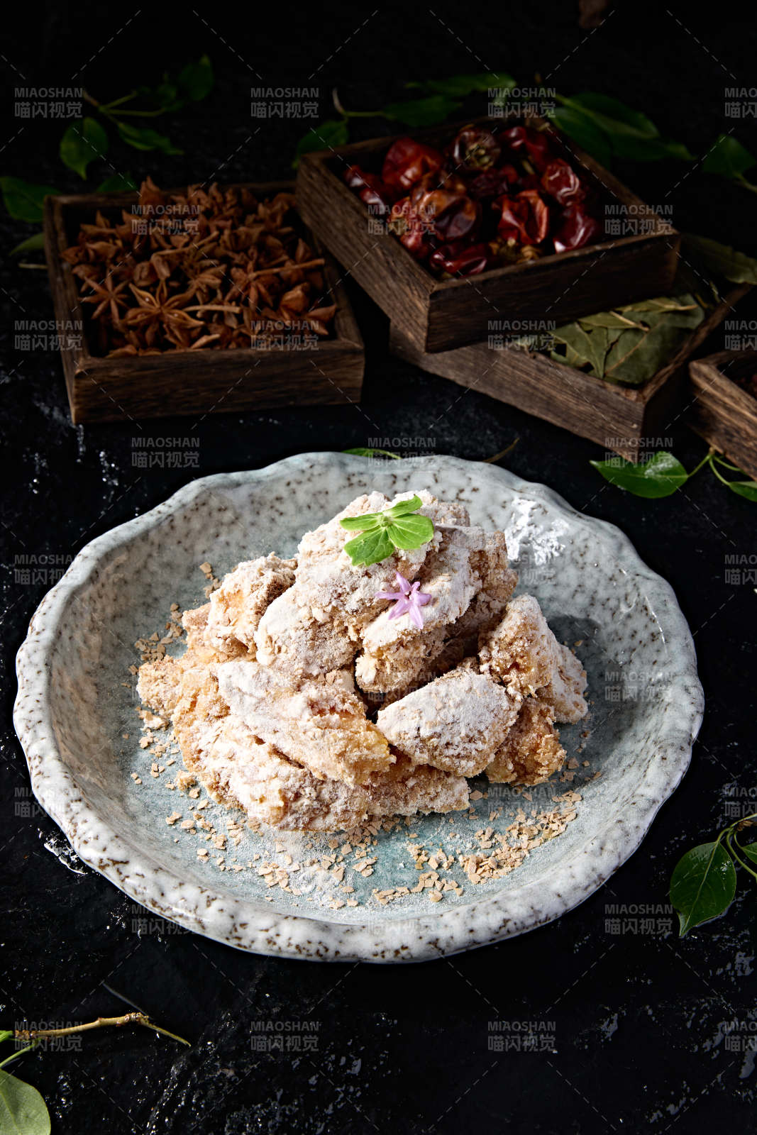 中餐美食糖霜麦片焗红薯块图片