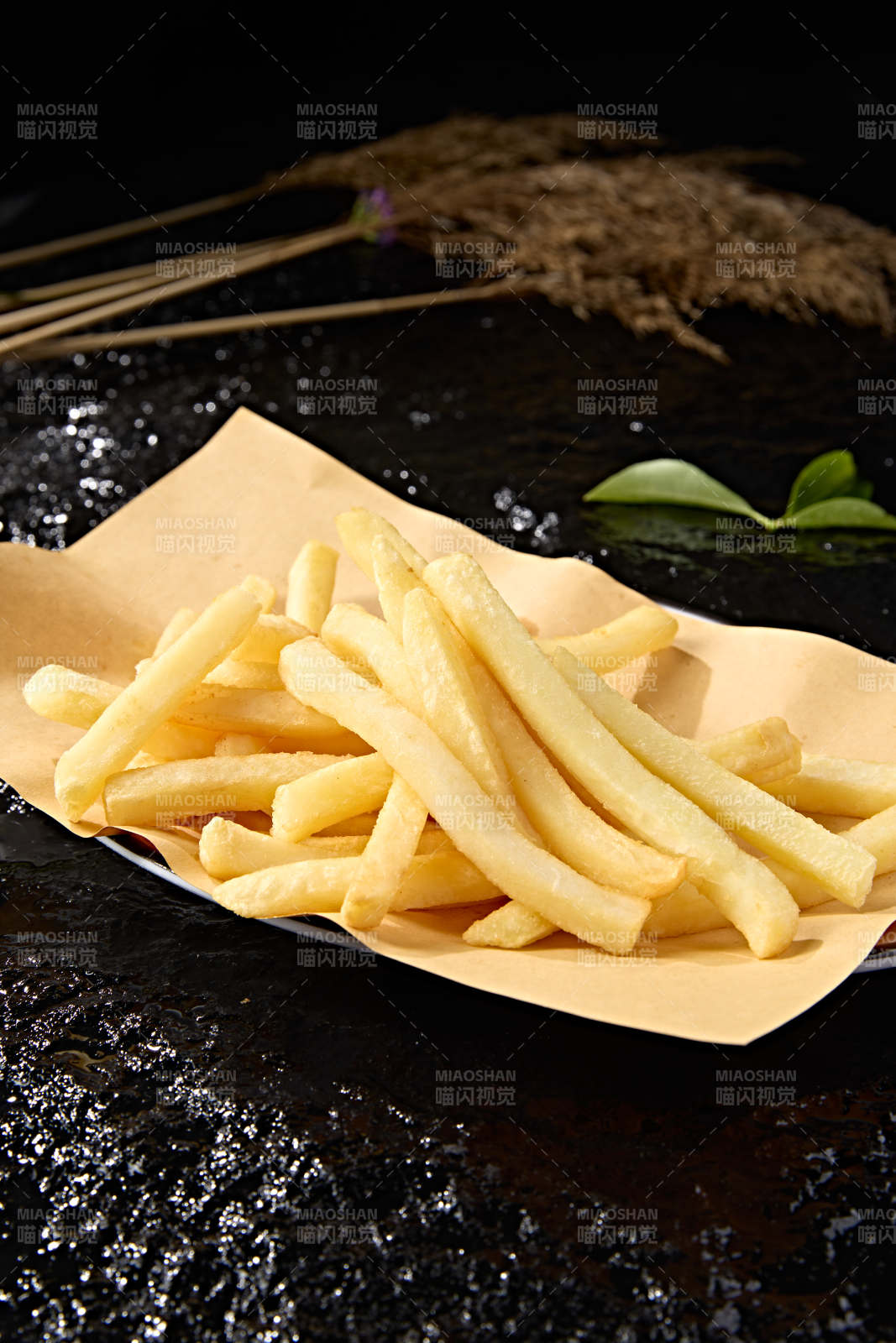 快餐美食油炸薯条番茄酱图片