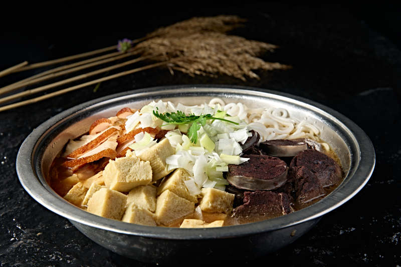 蒙餐美食血肠烧肉冻豆腐炖粉条图片