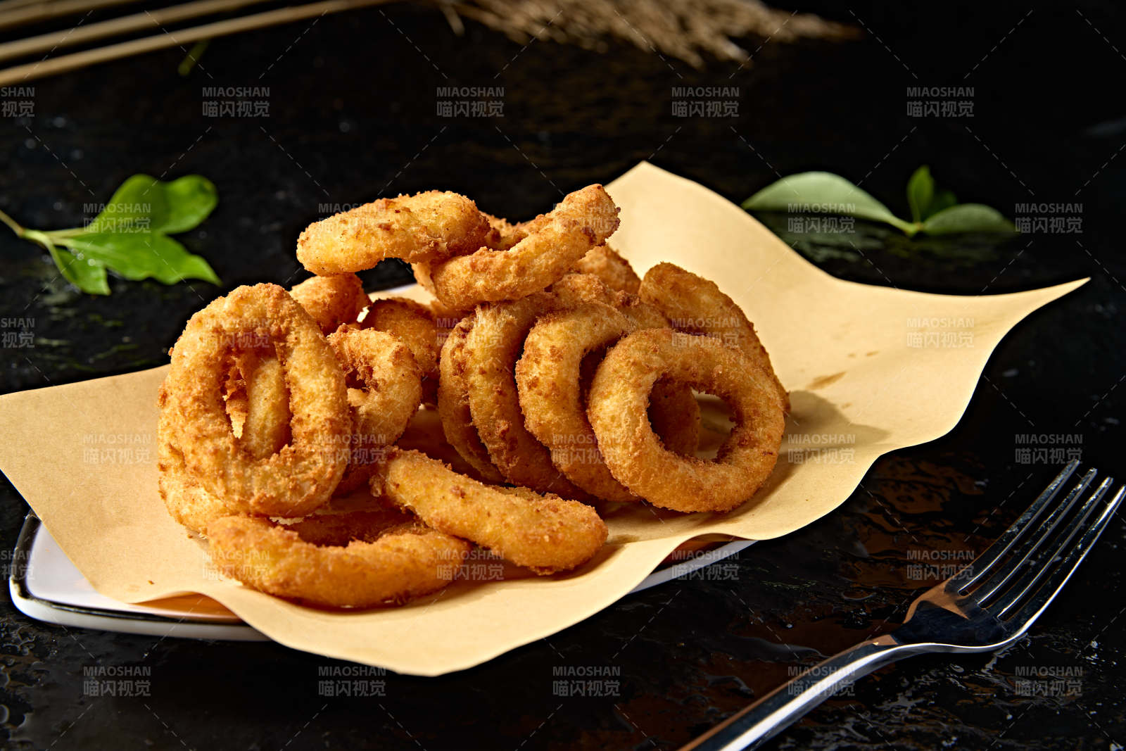 快餐美食油炸鸡肉炸洋葱圈图片