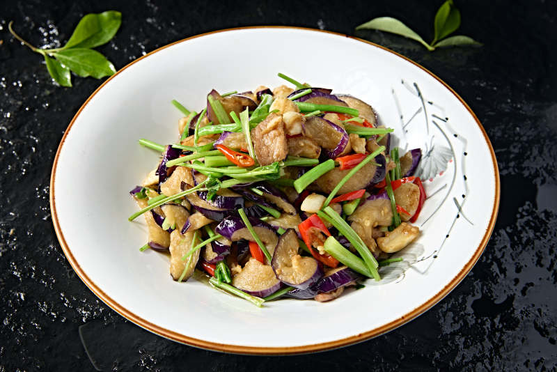 香菜蒜沫米椒五花肉烧带皮茄子图片