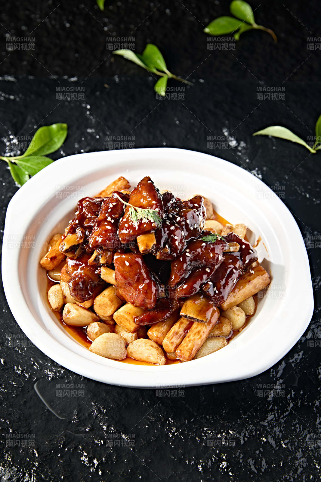 中餐美食蒜子排骨烧铁棍山药图片