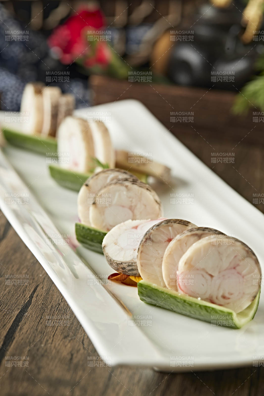 鳕鱼卷包蟹腿肉切片图片