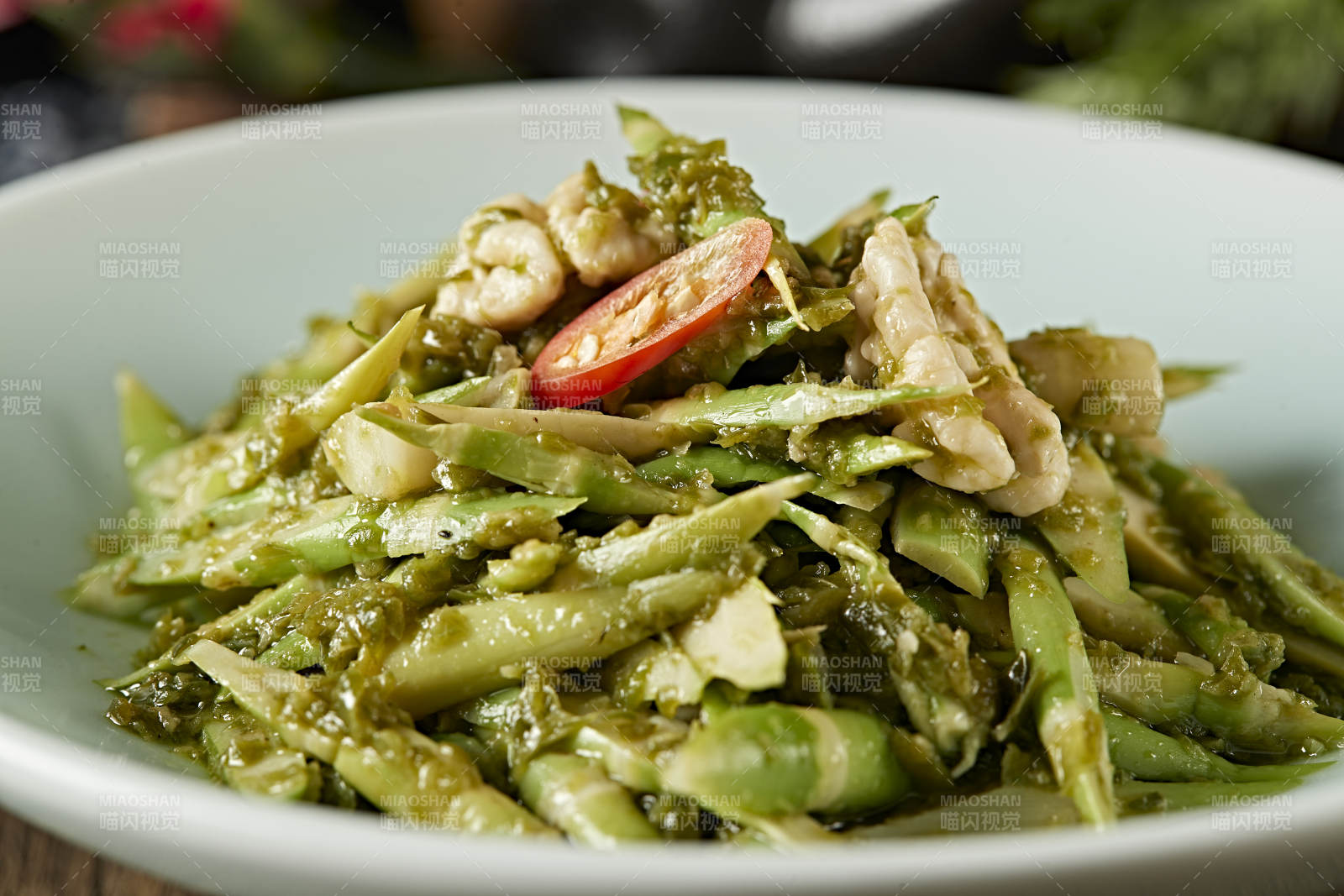 烧椒酱巧拌桃仁春笋段图片