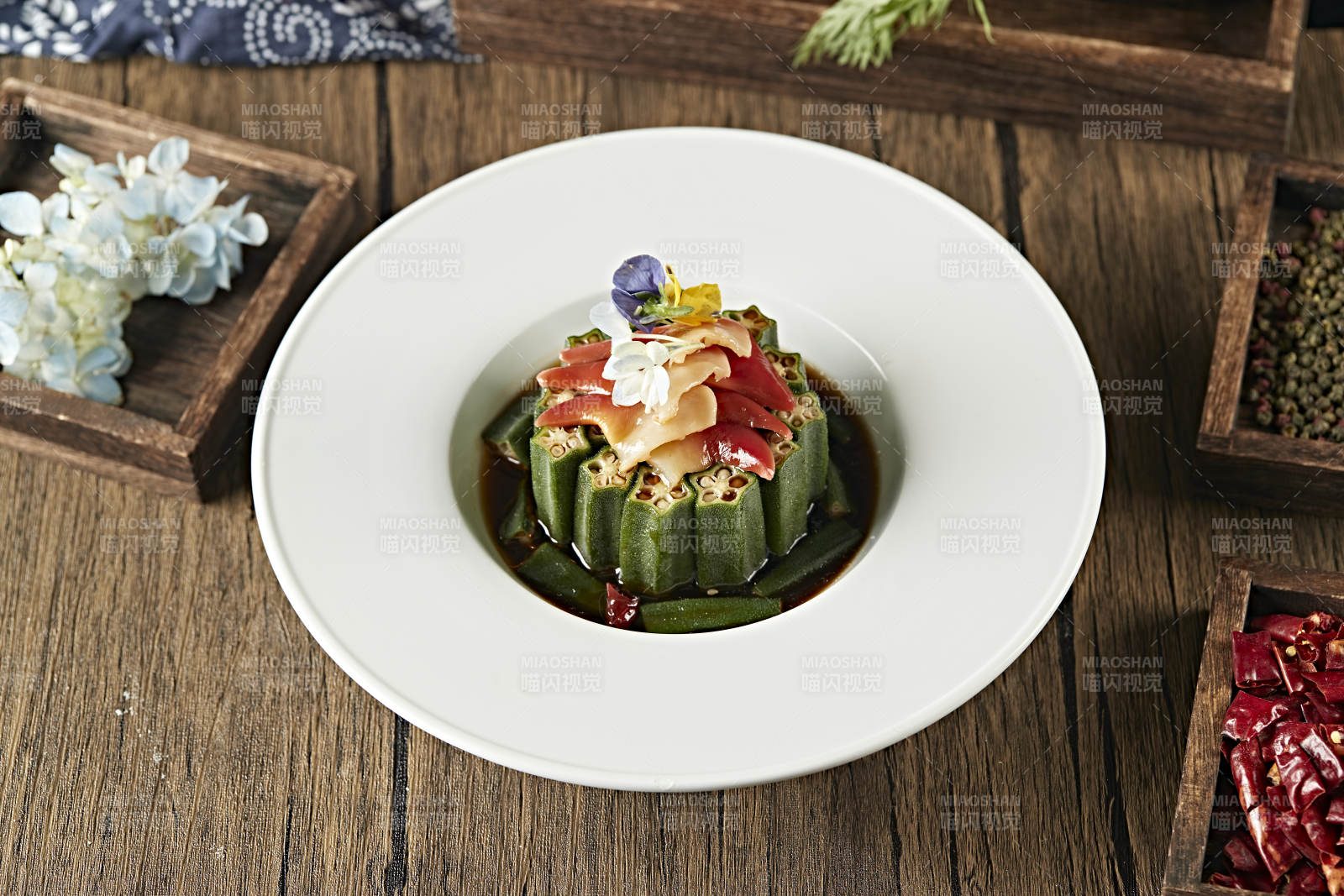 捞汁秋葵北极贝图片