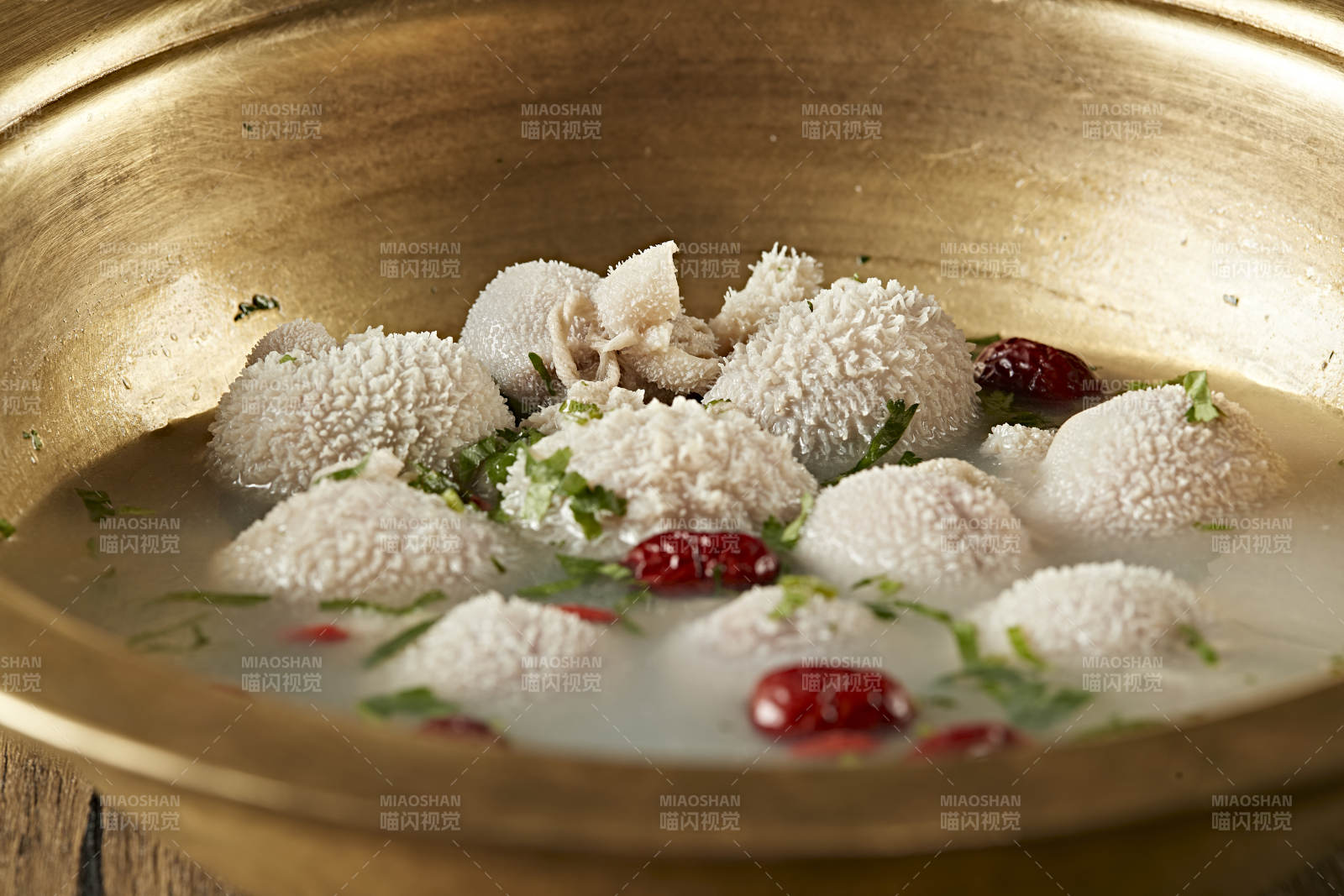 内蒙蓝旗传统美食水煮肚包肉图片