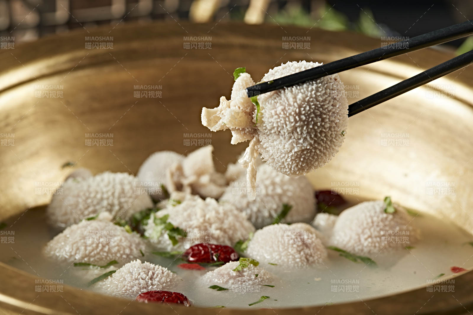 内蒙蓝旗传统美食水煮肚包肉图片