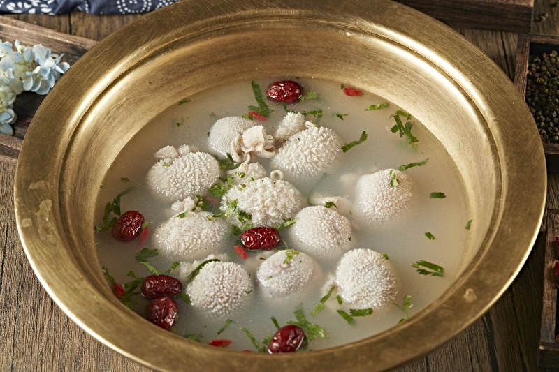 内蒙蓝旗传统美食水煮肚包肉图片