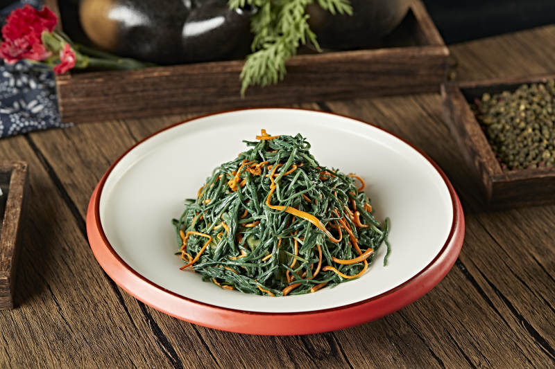 香油虫草花拌沙葱图片