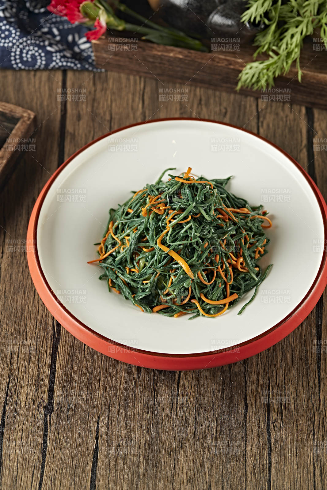 香油虫草花拌沙葱图片