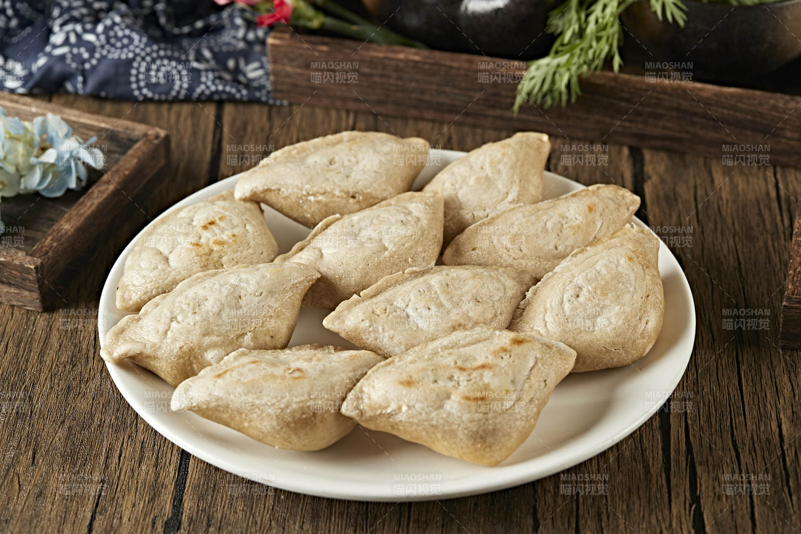锅巴莜面蒸饺子图片