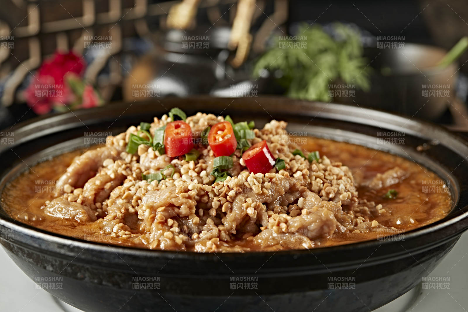 砂锅水煮麻辣牛肉片图片