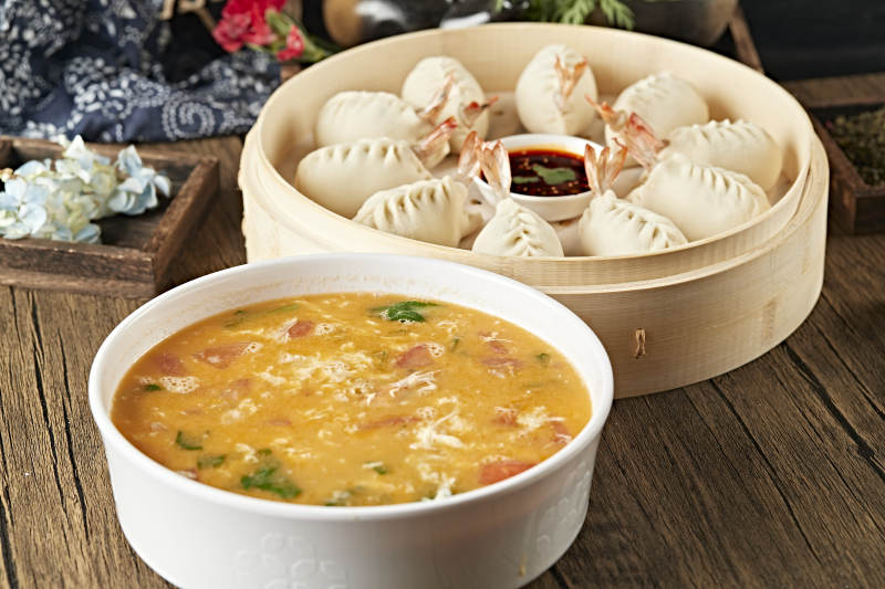 沙县蒸虾饺配番茄鸡蛋汤图片