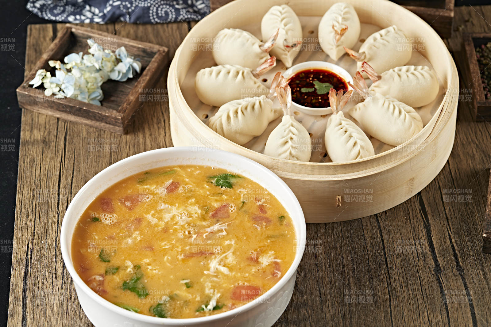 沙县蒸虾饺配番茄鸡蛋汤图片