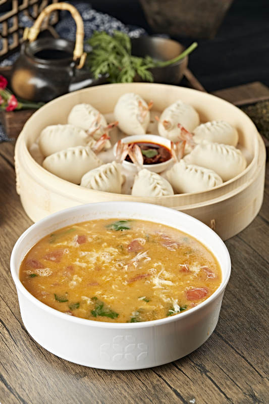 沙县蒸虾饺配番茄鸡蛋汤图片