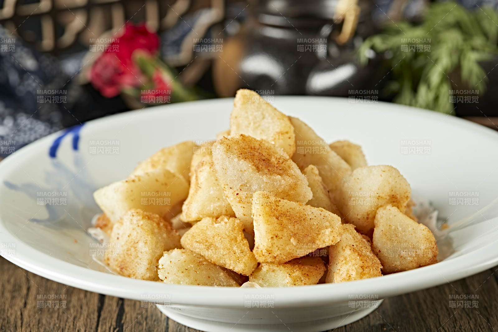 椒盐散粉油炸土豆块图片