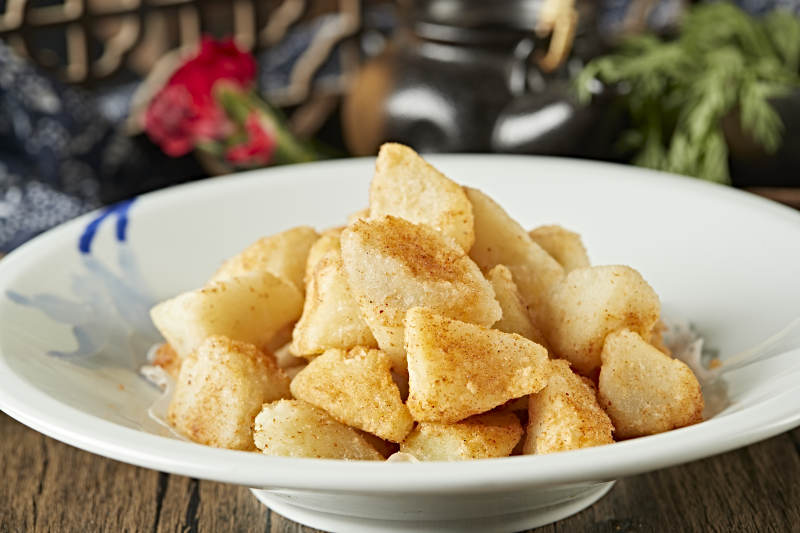 椒盐散粉油炸土豆块图片