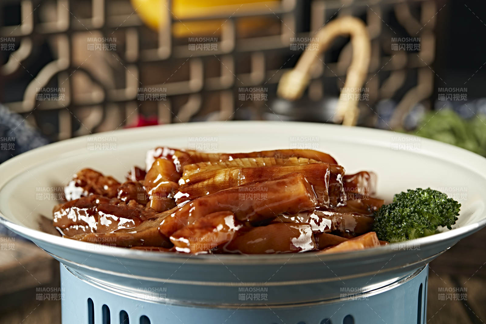 经典鲁菜葱烧海参图片