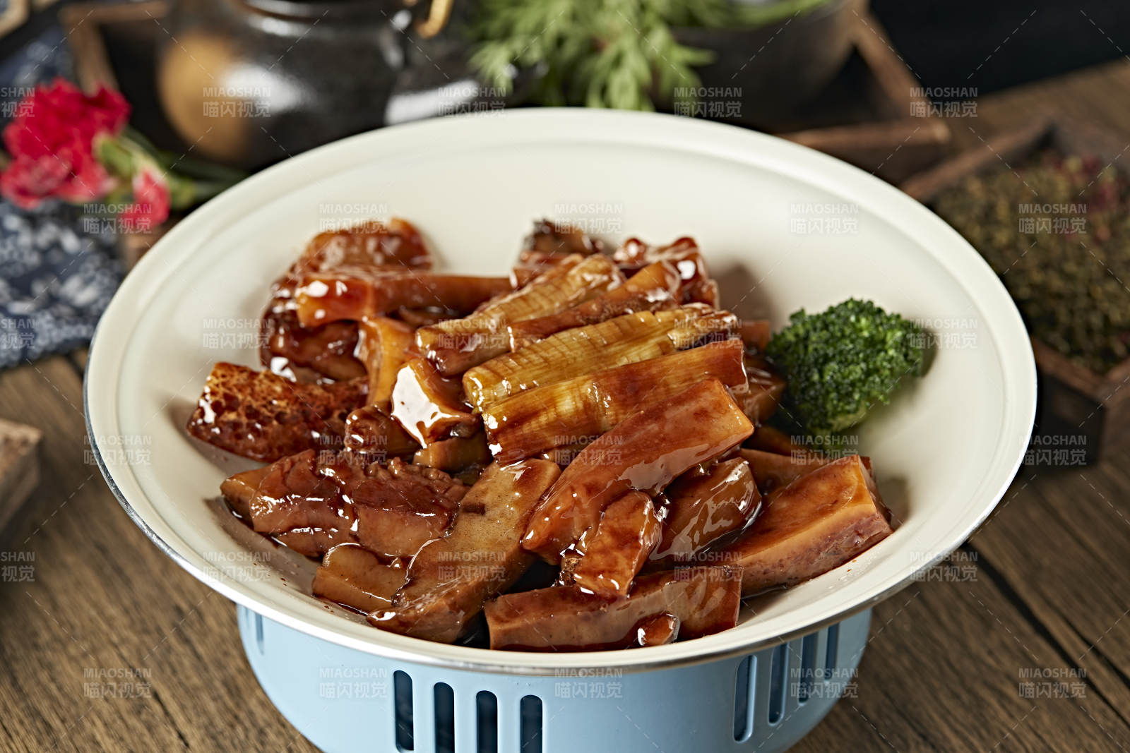 经典鲁菜葱烧海参图片