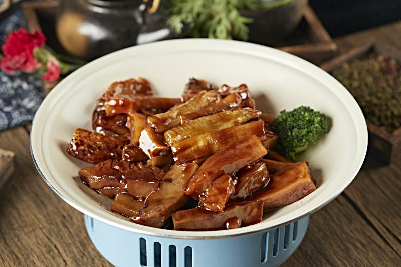 经典鲁菜葱烧海参图片