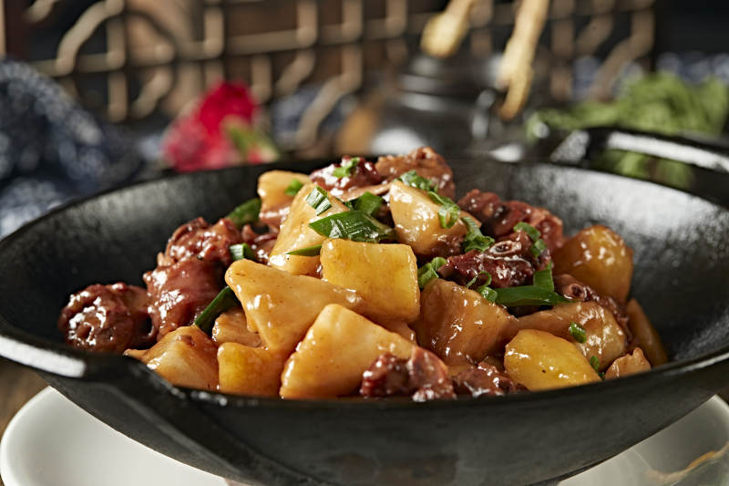锅仔土豆烧鸡块图片