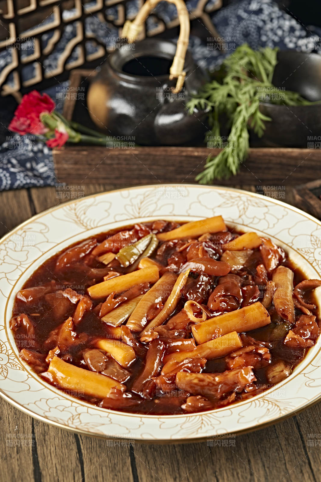鲁菜葱烧牛蹄筋图片