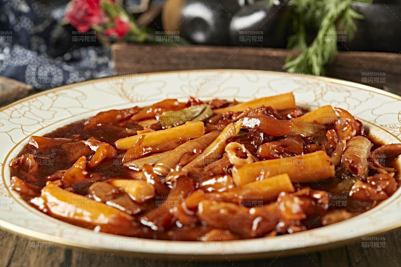 鲁菜葱烧牛蹄筋图片